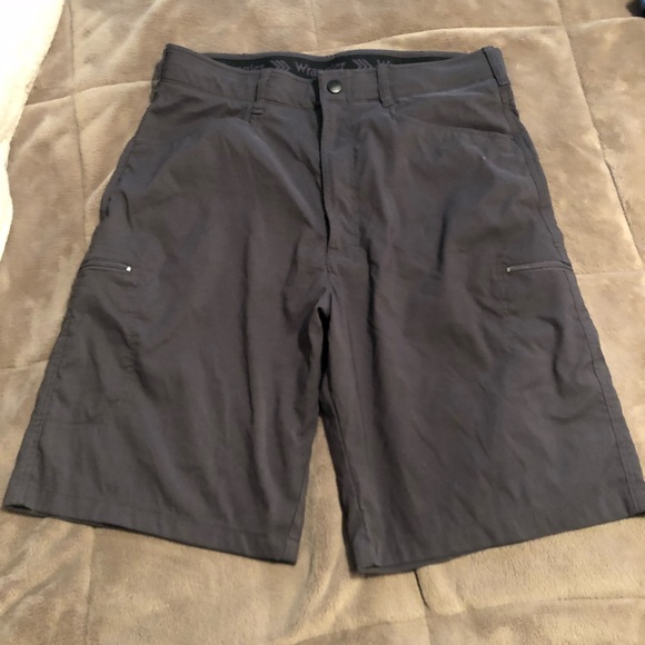 wrangler performance cargo shorts